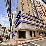 Apto confortável quadra da praia